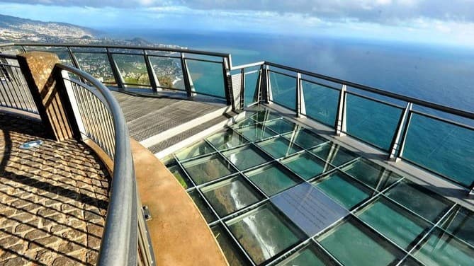 Скайвок Cabo Girão над південним узбережжям Madeira
